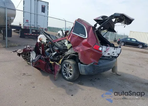 2019 Jeep Cherokee Latitude Plus Fwd z USA, uszkodzony, nr VIN 1C4PJLLB9KD443866